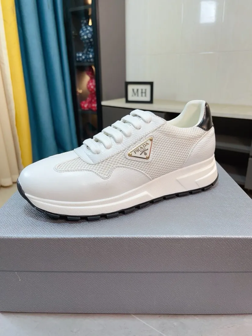 Men's shoes 💰580🌹🌹High-quality new Prada counters are launched simultaneously. The new men's shoes and 😘fabrics are selected from imported mesh and glue-spraying technology. Imported cowhide lining. 👍🏿High-end☄️Open-molded non-slip rubber outsole, exquisite lines, simple and elegant, comfortable and high-end for leisure travel. Code number: 38 to 44
